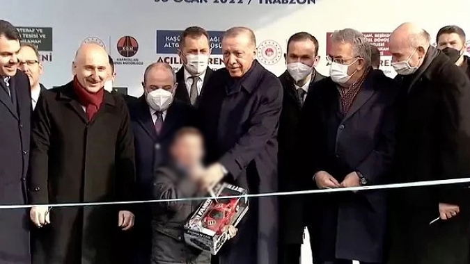 Erdoğan'ın sahneye çıkardığı çocuk Kılıçdaroğlu'na 'hain' dedi