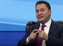 Babacan ‘Biz iş odaklıyız, onlar kişi odaklı’
