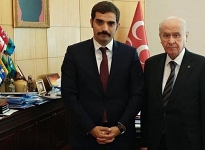 Bahçeli'den Bıyığını Kesen Ülkücülere Sert Tepki