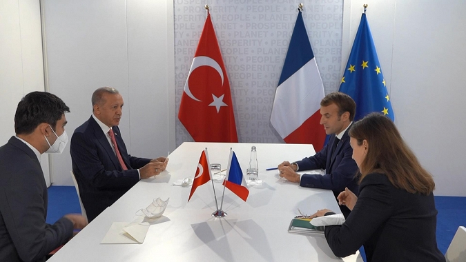 Erdoğan Macron ile görüştü