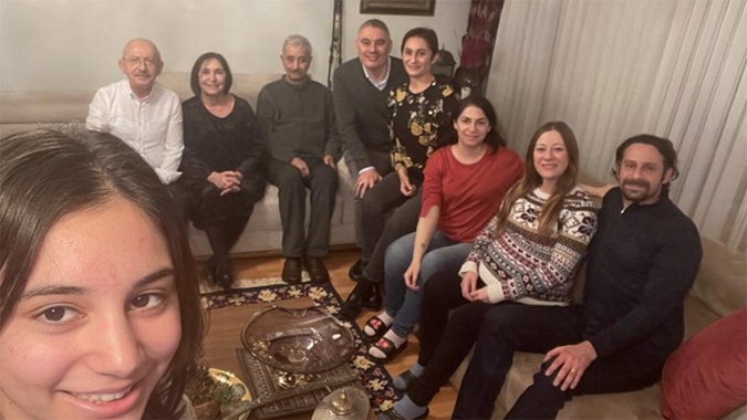 Kılıçdaroğlu'ndan aile fotoğraflı yeni yıl mesajı